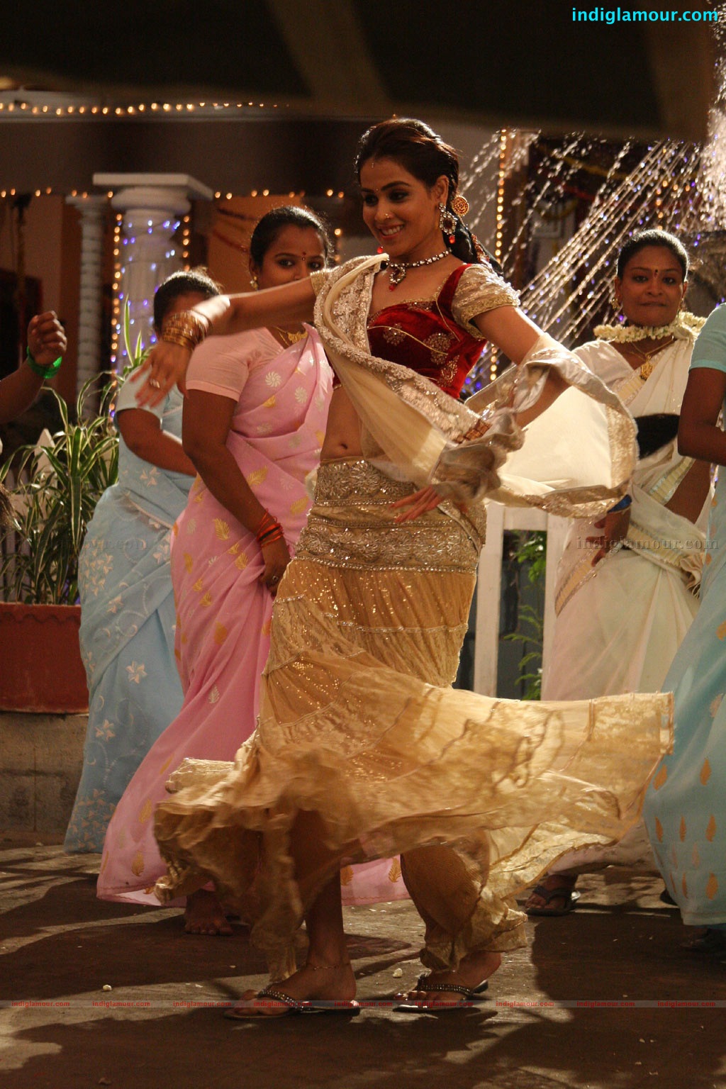 Uthama Puthiran Movie hd photo