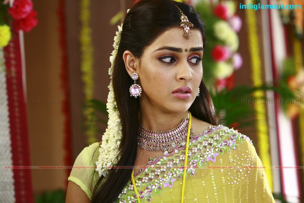 Uthama Puthiran Movie hd photo