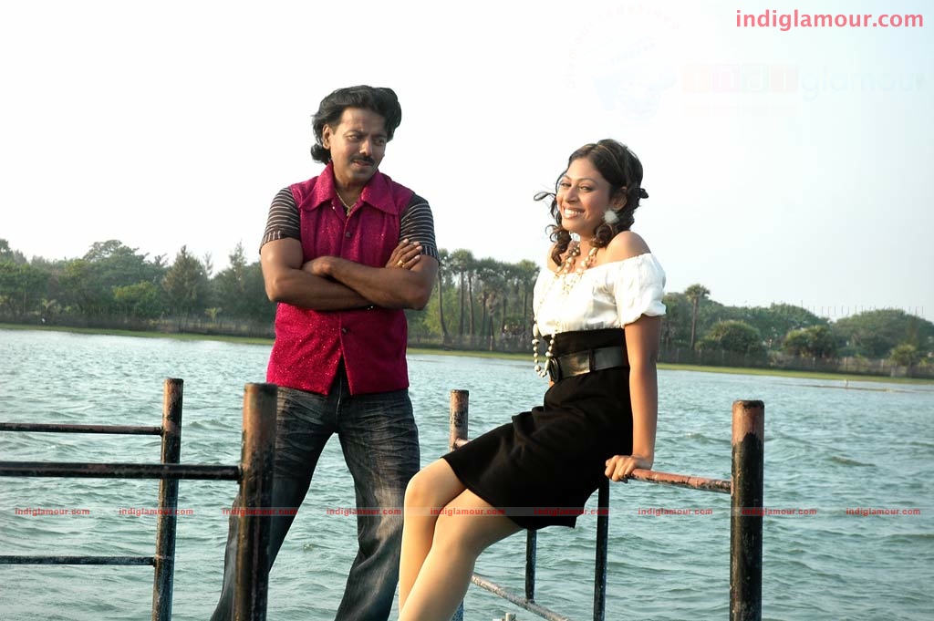 Naane Varuven Movie hd photo
