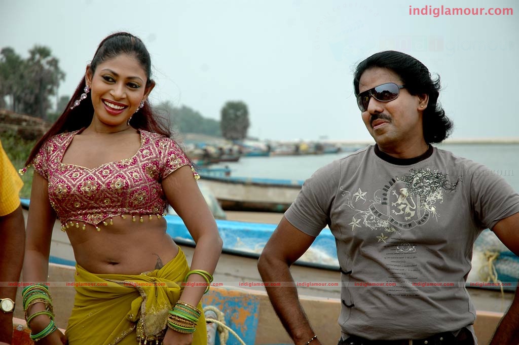 Naane Varuven Movie hd photo