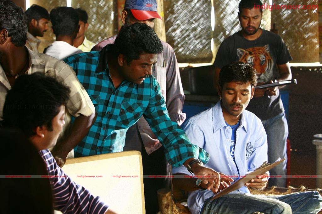 Uthama Puthiran Movie hd photo