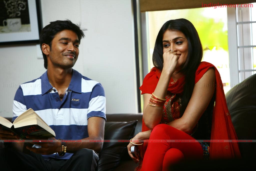 Uthama Puthiran Movie hd photo