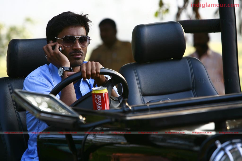Uthama Puthiran Movie hd photo