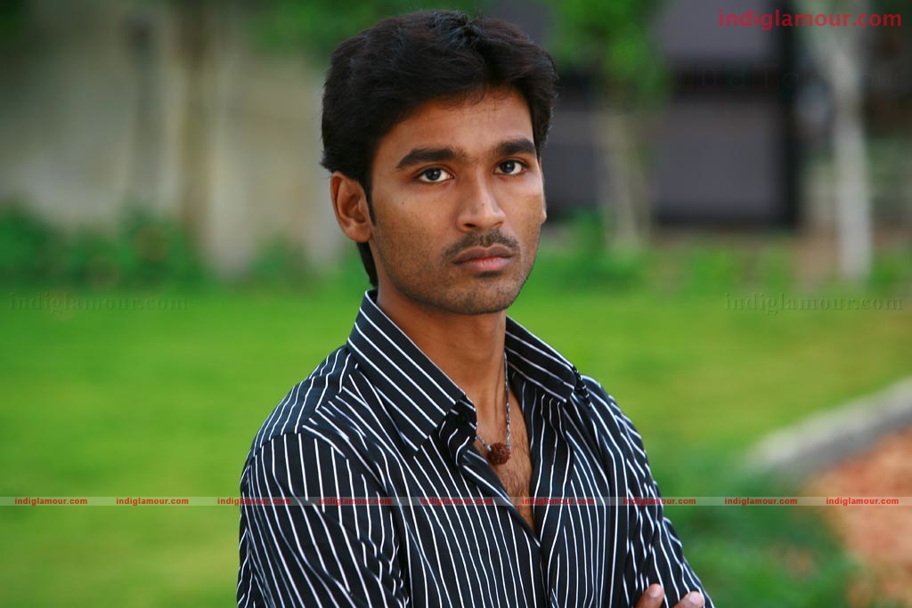 Uthama Puthiran Movie hd photo