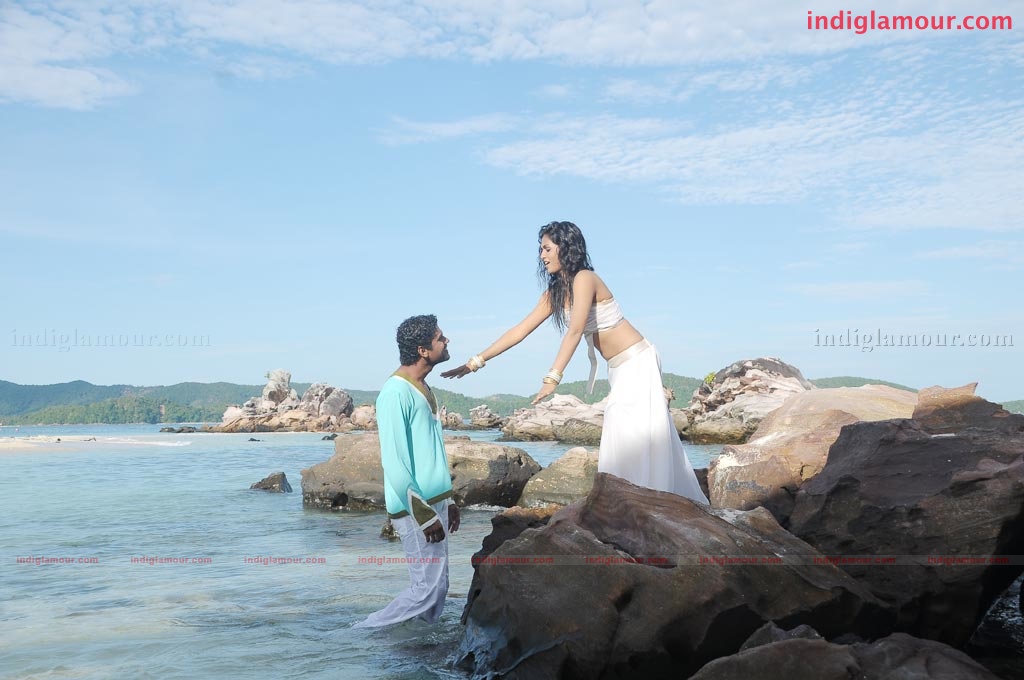 Yathumagi Movie hd photo