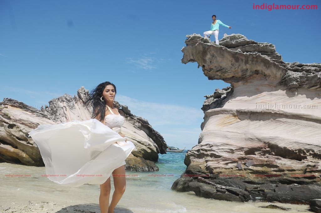 Yathumagi Movie hd photo