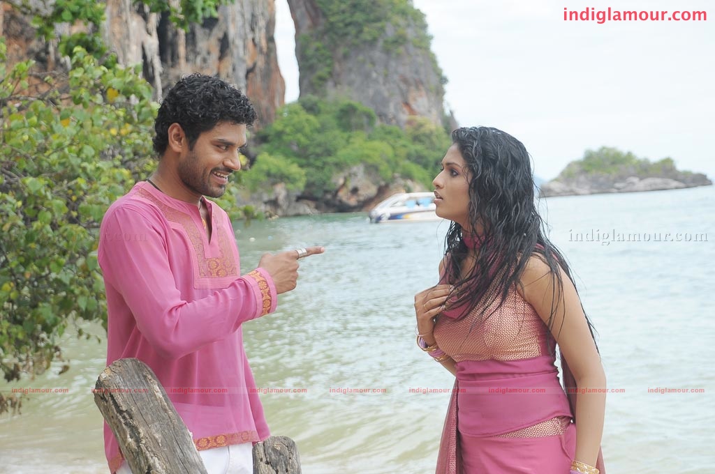 Yathumagi Movie hd photo