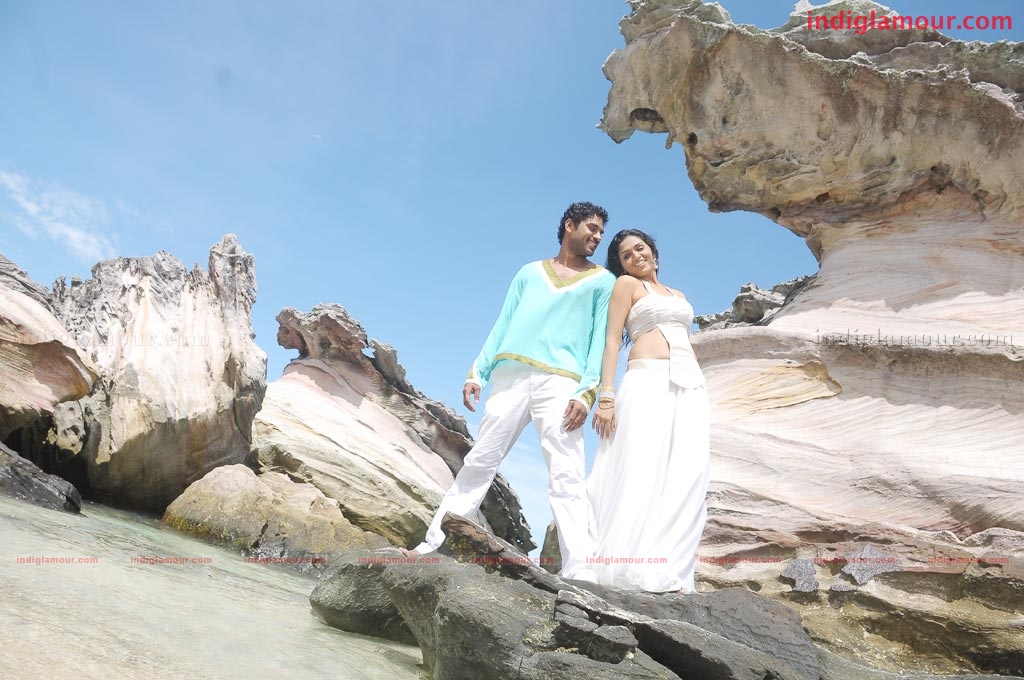 Yathumagi Movie hd photo