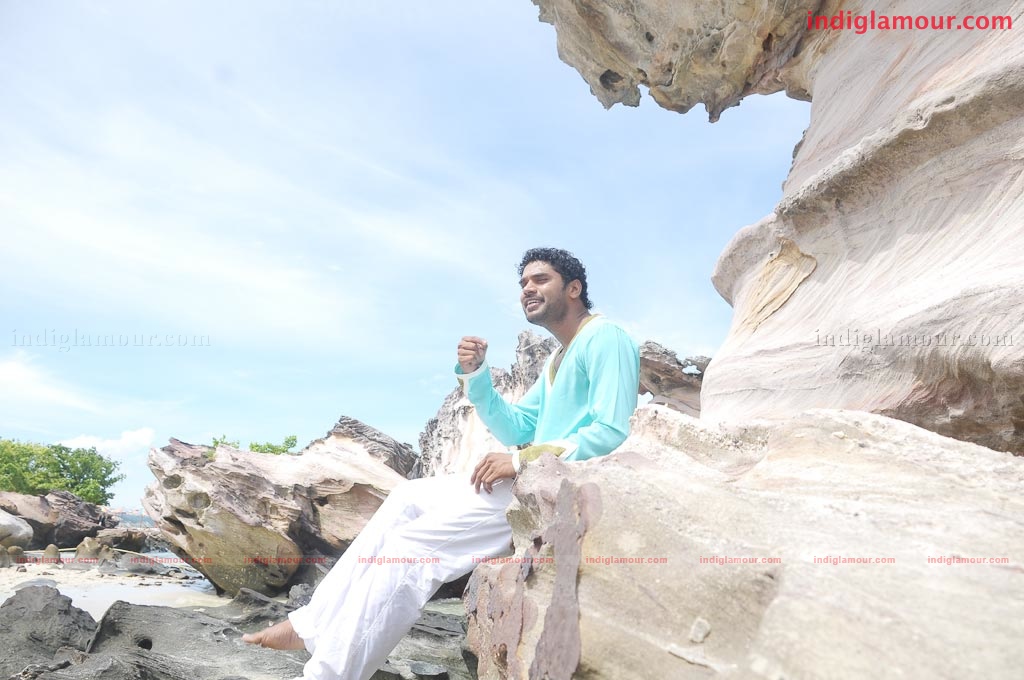 Yathumagi Movie hd photo