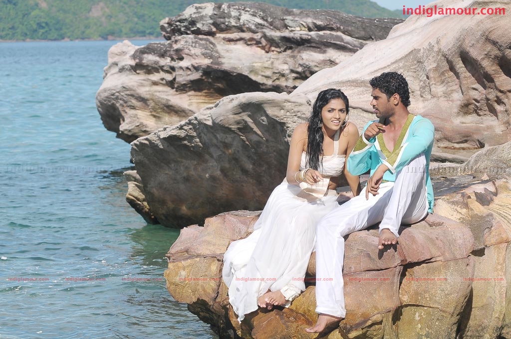 Yathumagi Movie hd photo