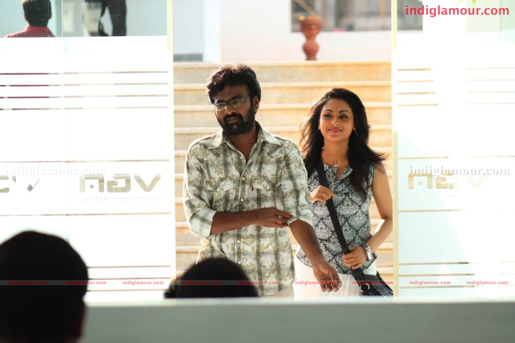 Mandhira Punnaga Movie hd photo