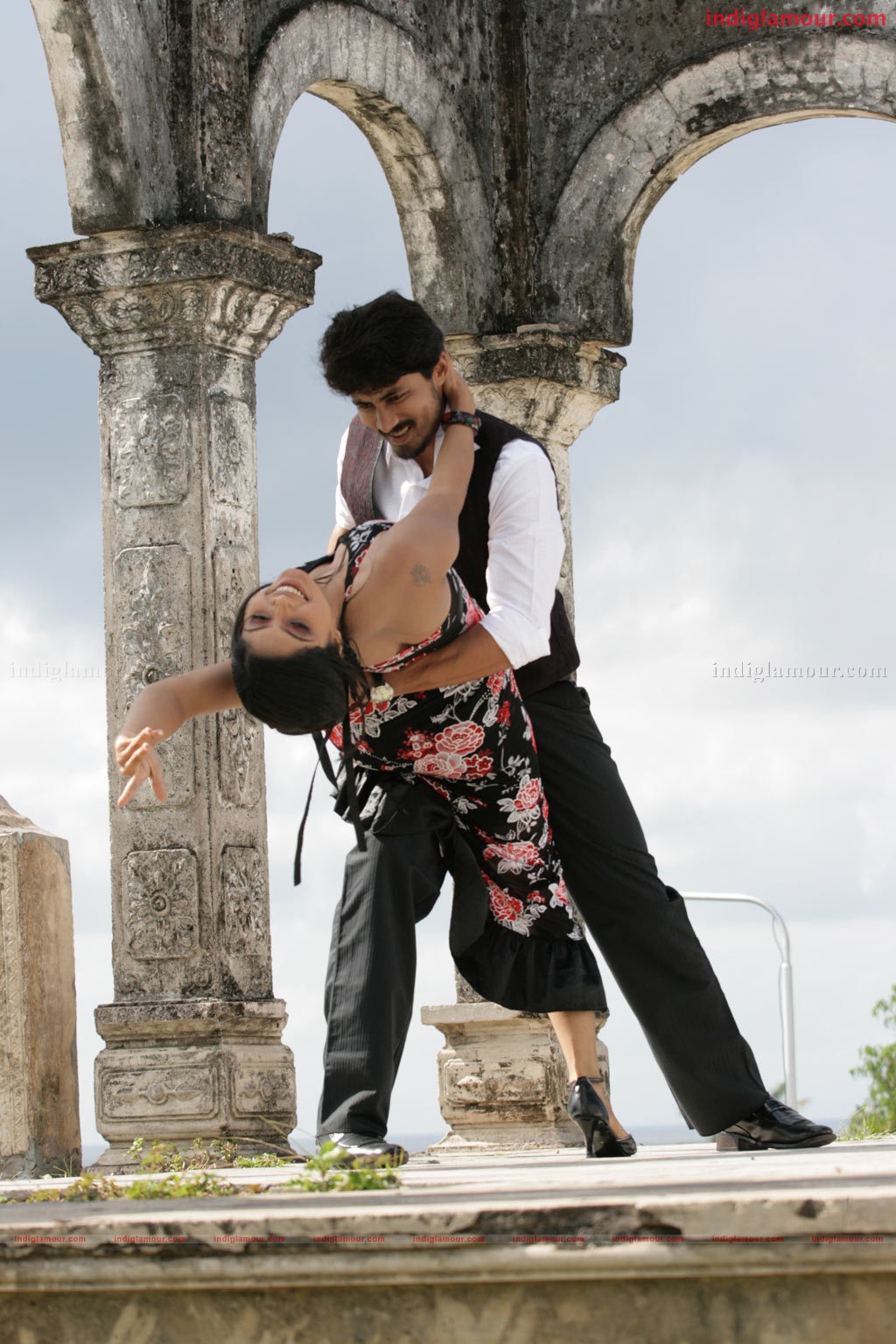 Kola Kolaya Mundhirika Movie hd photo