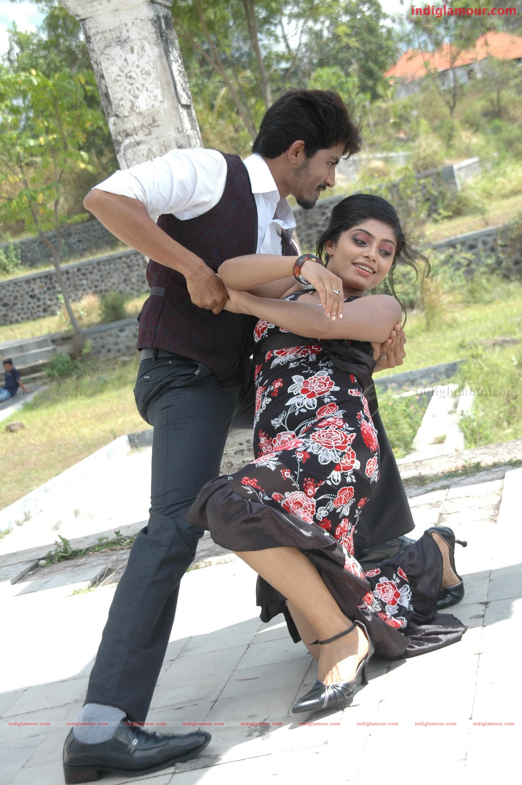 Kola Kolaya Mundhirika Movie hd photo