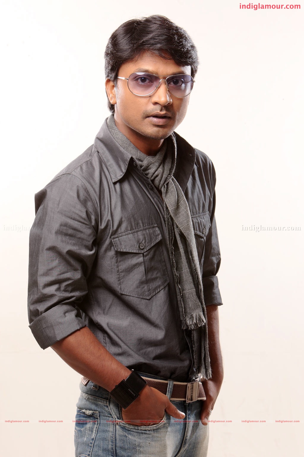 Katradhu Kalavu Movie hd photo
