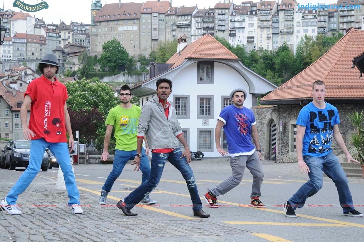 Uthama Puthiran Movie hd photo