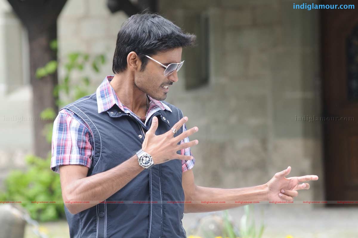Uthama Puthiran Movie hd photo