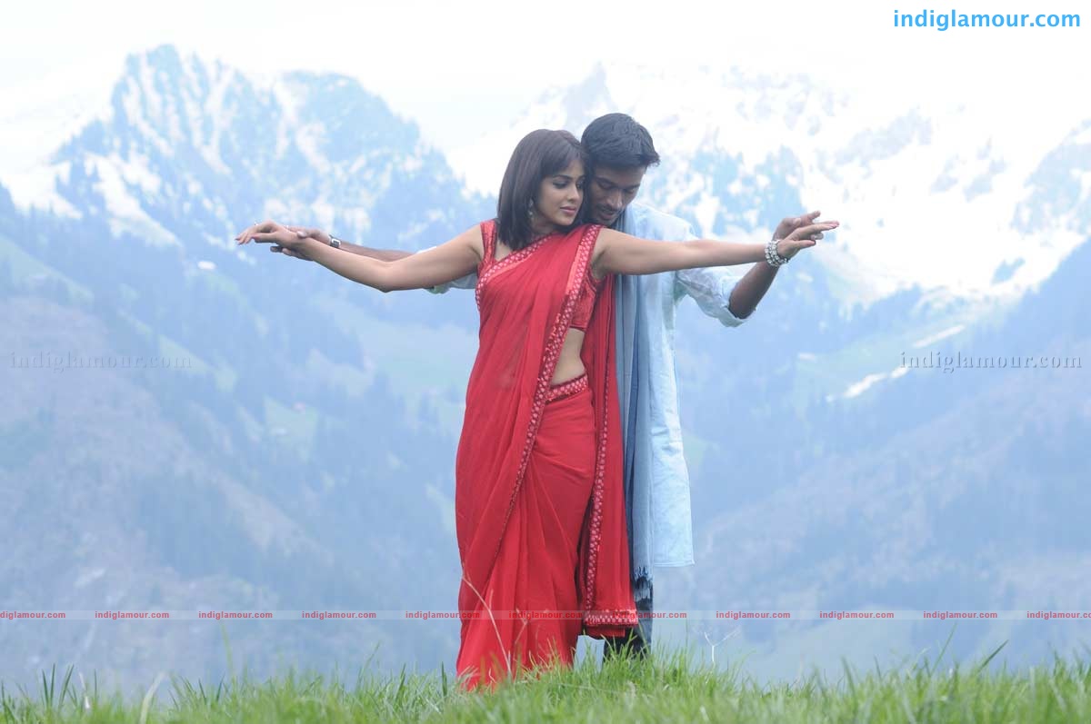 Uthama Puthiran Movie hd photo