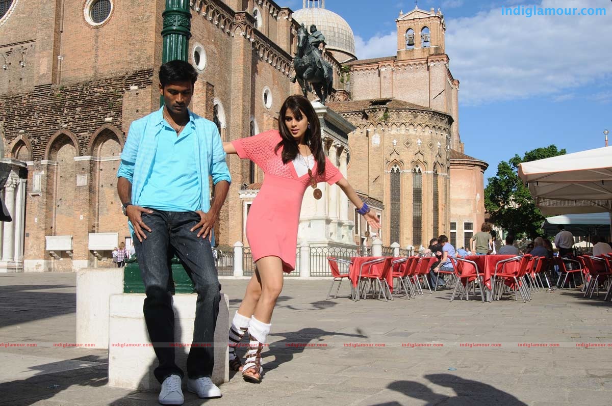 Uthama Puthiran Movie hd photo