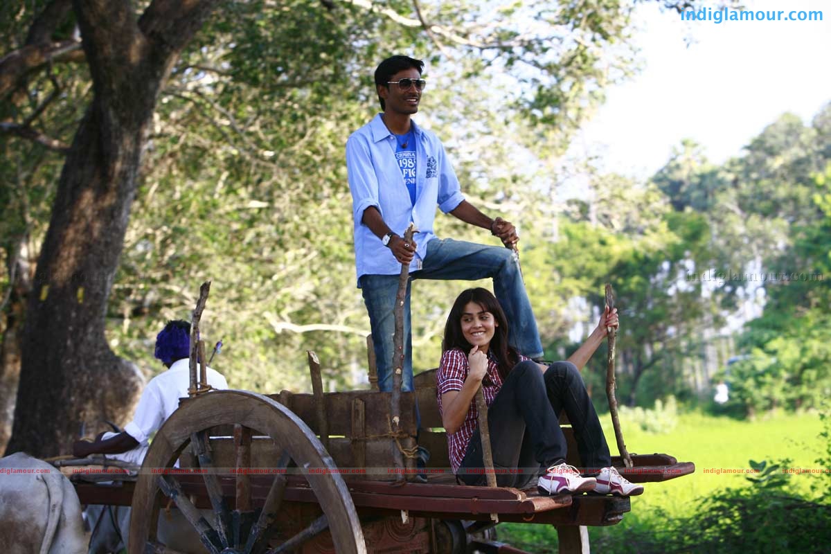 Uthama Puthiran Movie hd photo