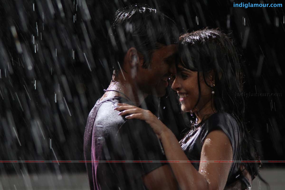 Uthama Puthiran Movie hd photo