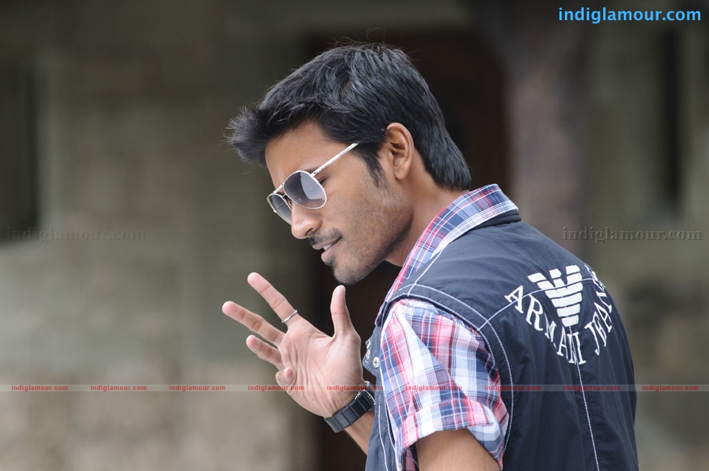 Uthamaputhiran Movie hd photo