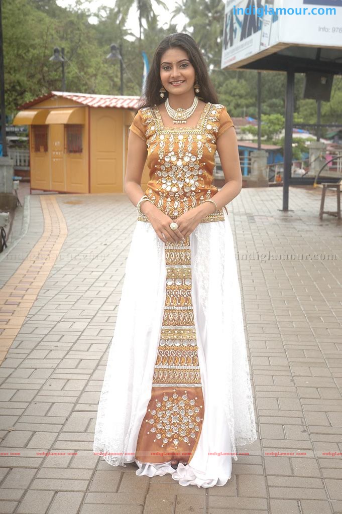 Ithanai Naalai Engirunthai Movie hd photo