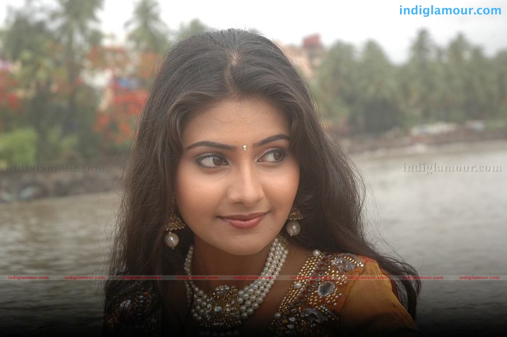Ithanai Naalai Engirunthai Movie hd photo