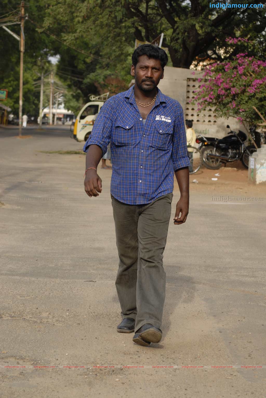 Mayavan Kadhal Movie hd photo