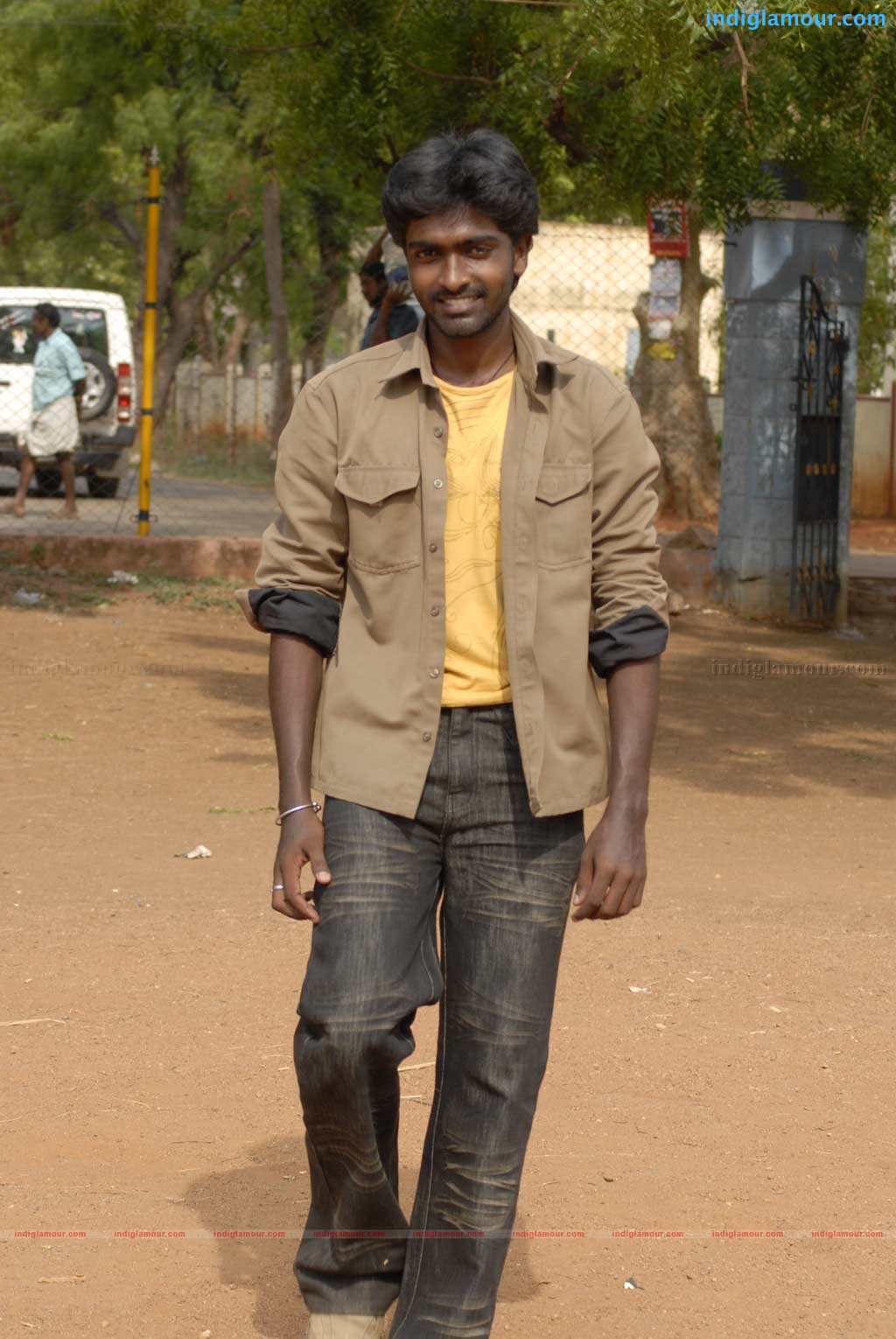 Mayavan Kadhal Movie hd photo
