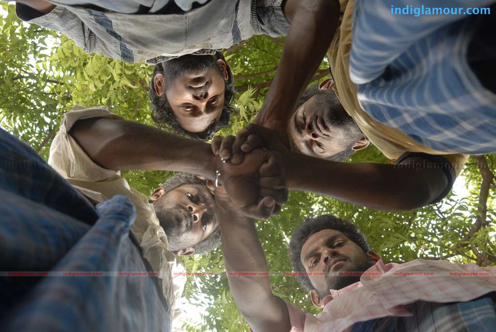Mayavan Kadhal Movie hd photo