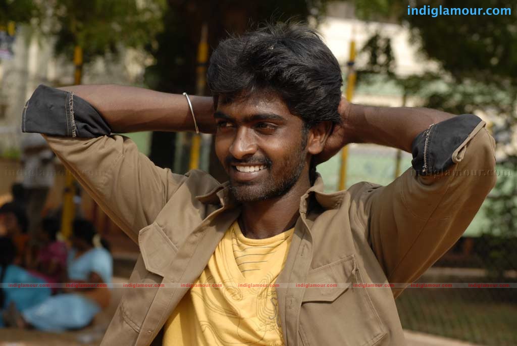 Mayavan Kadhal Movie hd photo