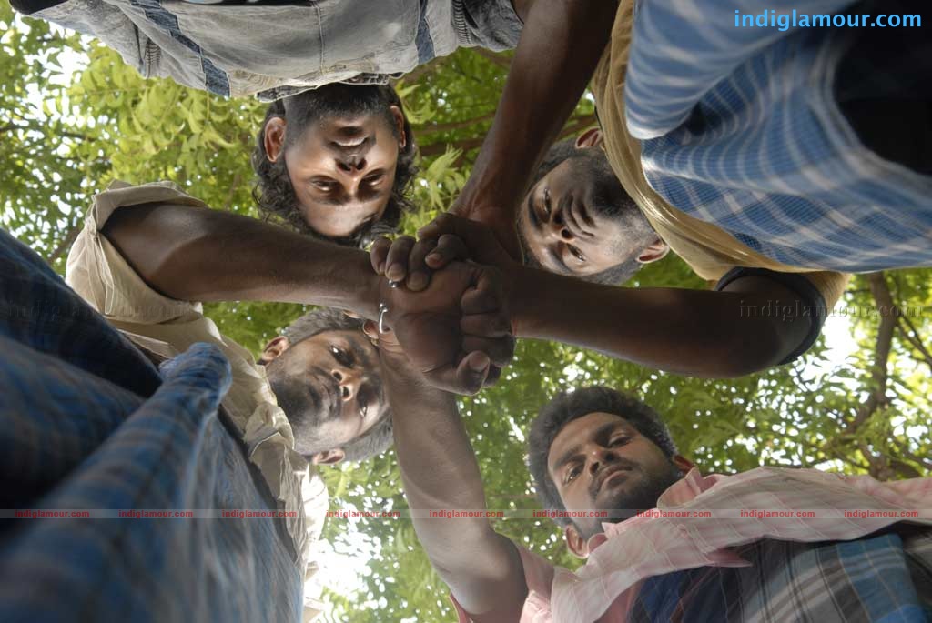 Mayavan Kadhal Movie hd photo