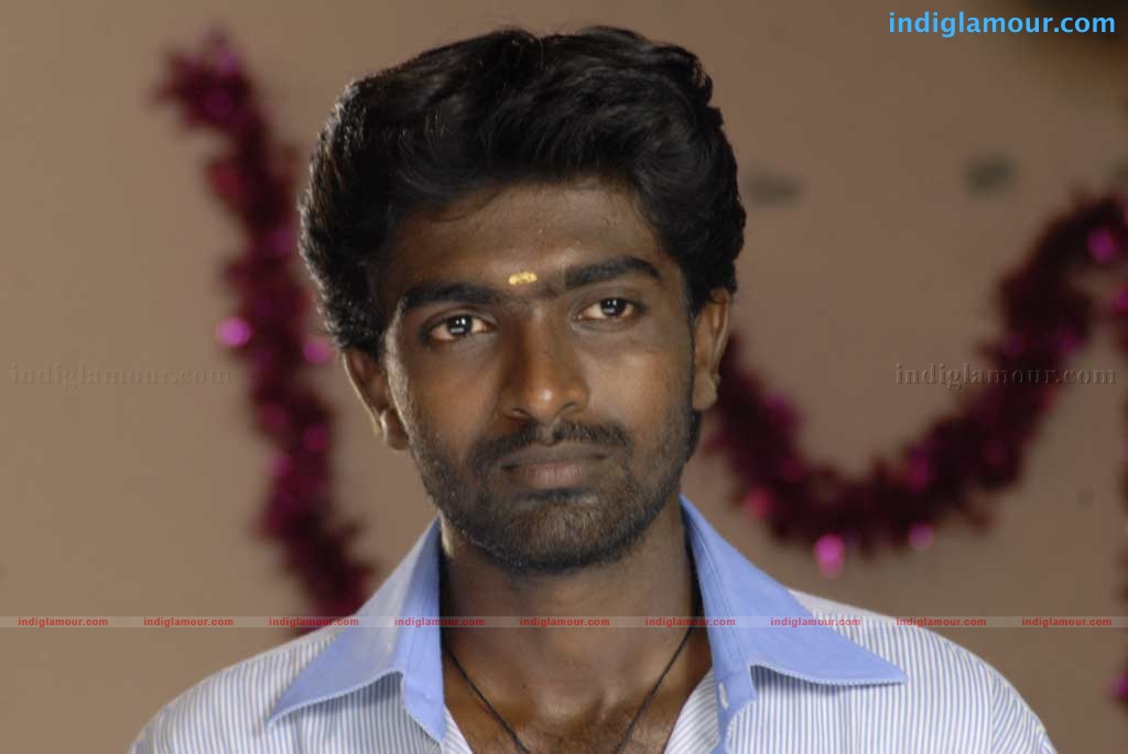 Mayavan Kadhal Movie hd photo