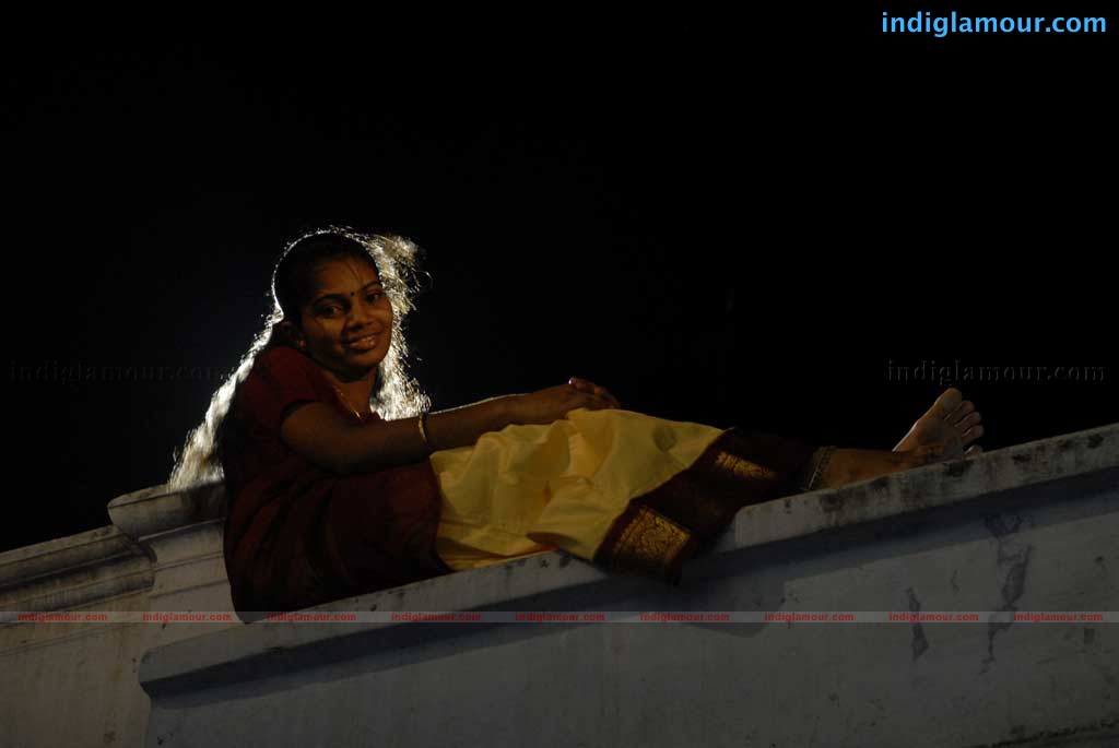 Mayavan Kadhal Movie hd photo