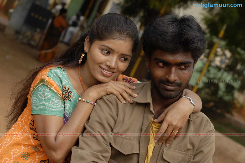 Mayavan Kadhal Movie hd photo