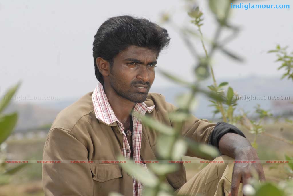 Mayavan Kadhal Movie hd photo