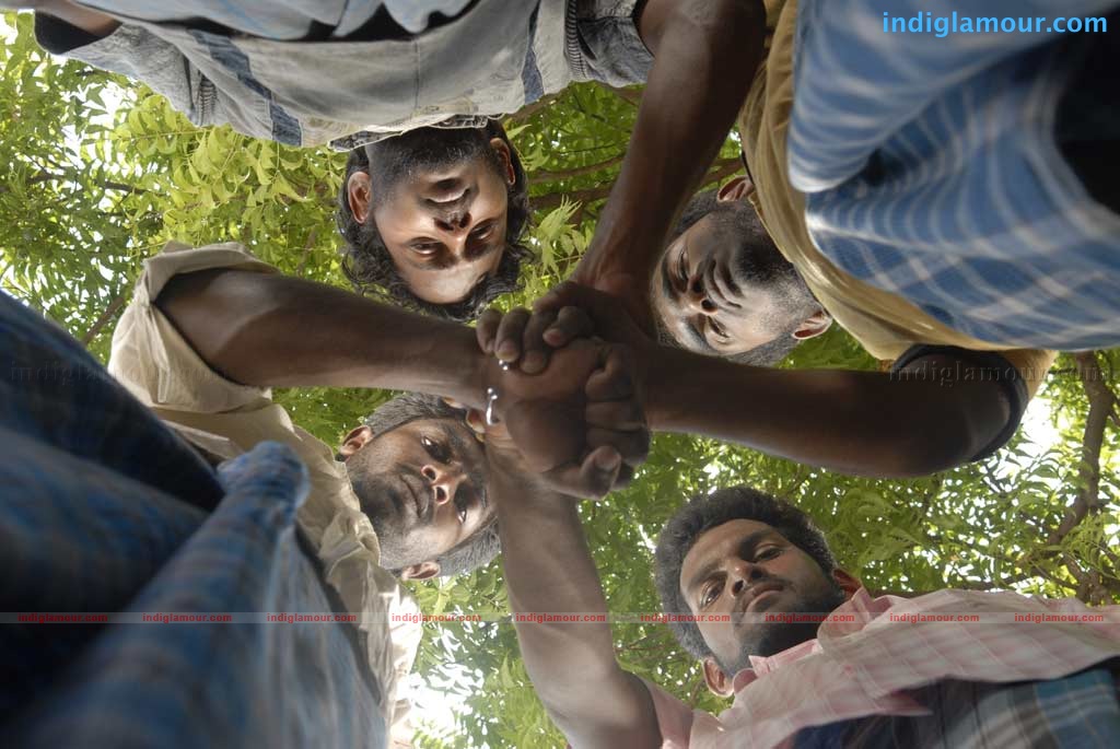 Mayavan Kadhal Movie hd photo