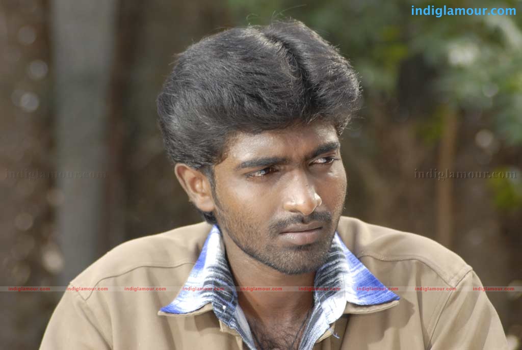 Mayavan Kadhal Movie hd photo
