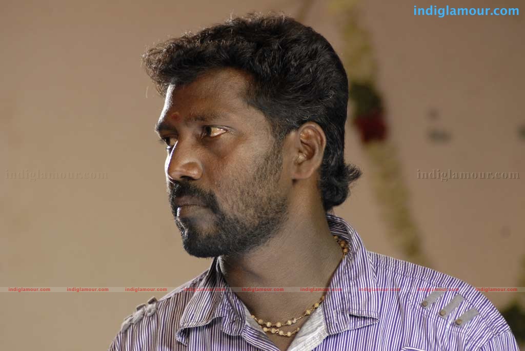 Mayavan Kadhal Movie hd photo