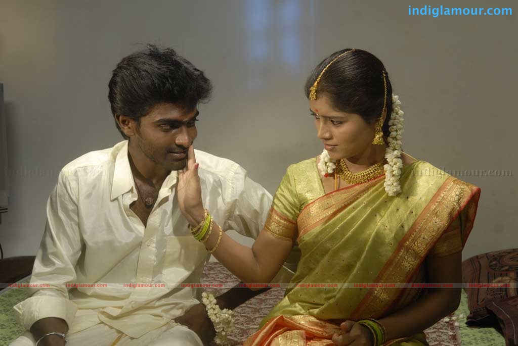 Mayavan Kadhal Movie hd photo