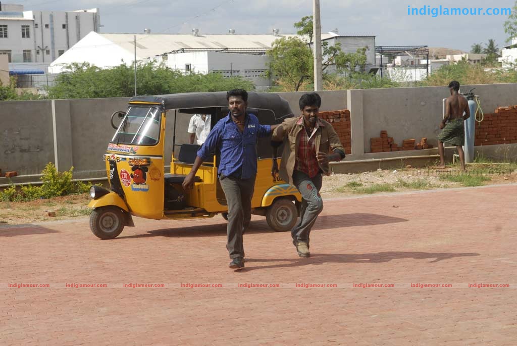 Mayavan Kadhal Movie hd photo