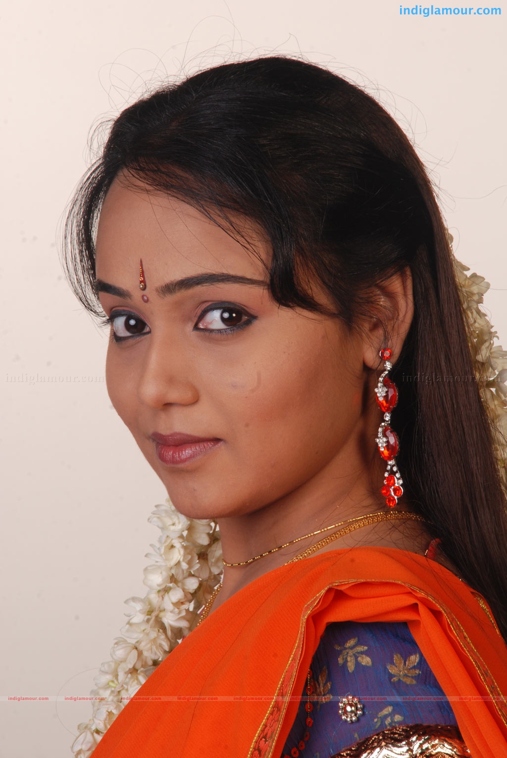Oru Thuli Punnagai Movie hd photo