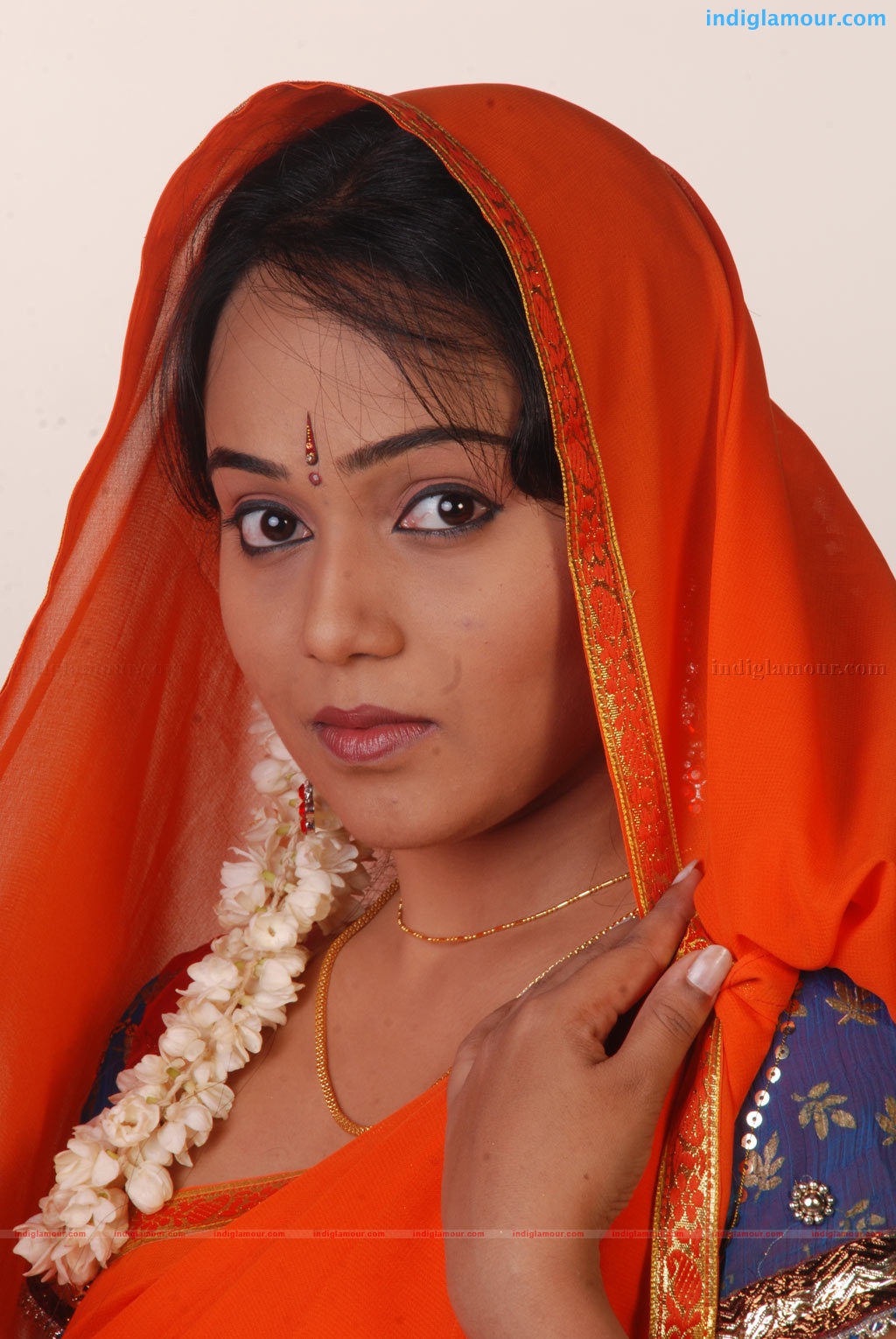 Oru Thuli Punnagai Movie hd photo