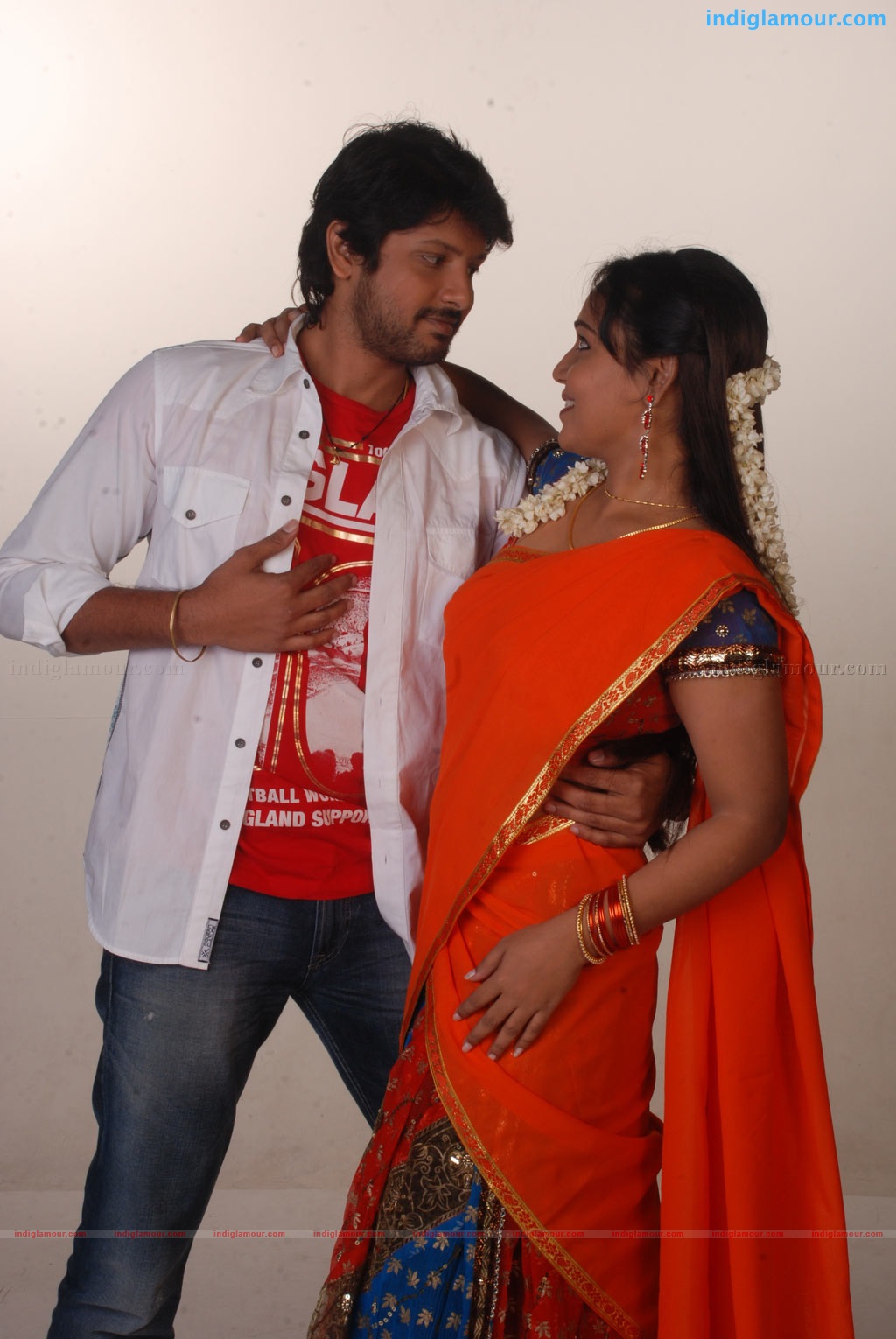 Oru Thuli Punnagai Movie hd photo