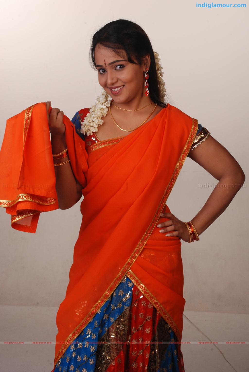 Oru Thuli Punnagai Movie hd photo