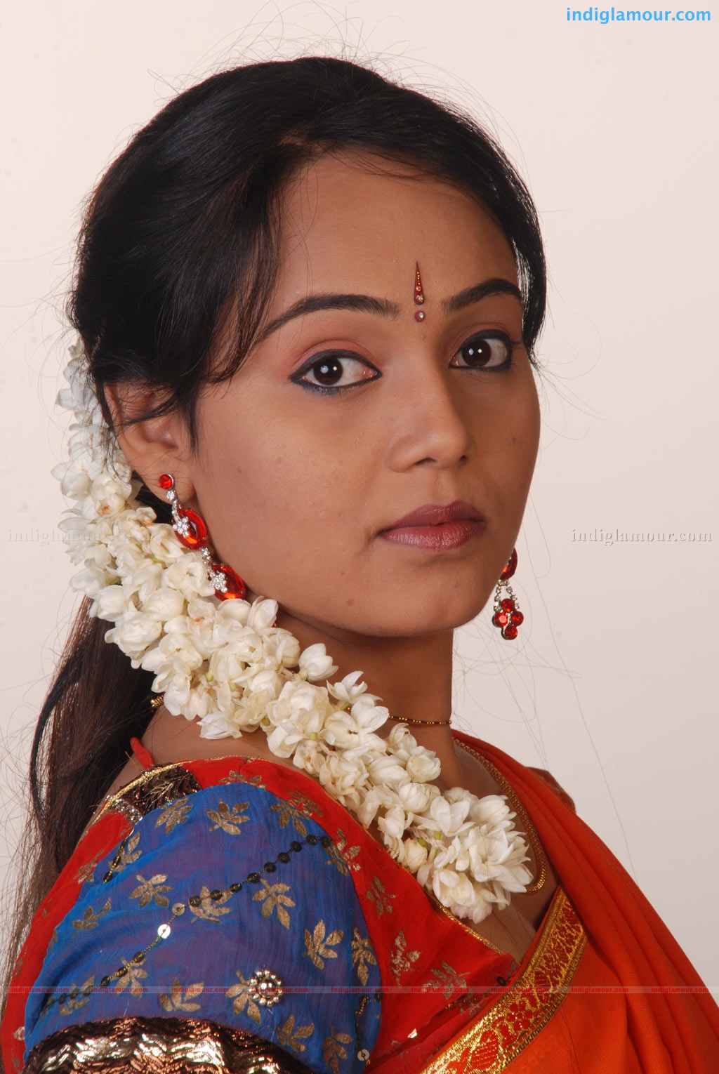 Oru Thuli Punnagai Movie hd photo