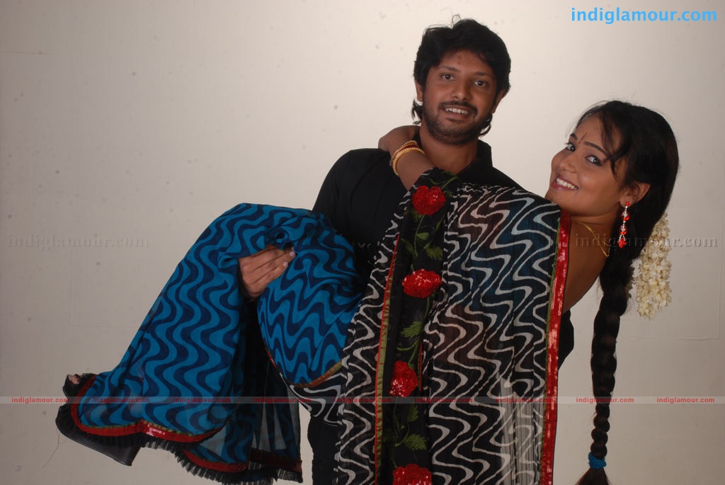 Oru Thuli Punnagai Movie hd photo
