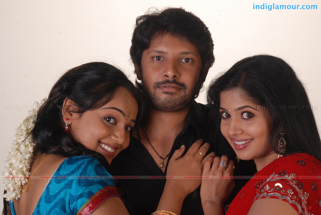 Oru Thuli Punnagai Movie hd photo