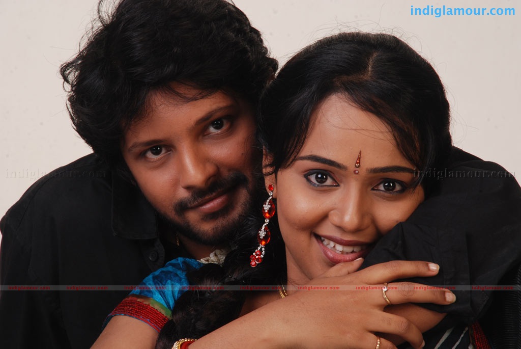 Oru Thuli Punnagai Movie hd photo