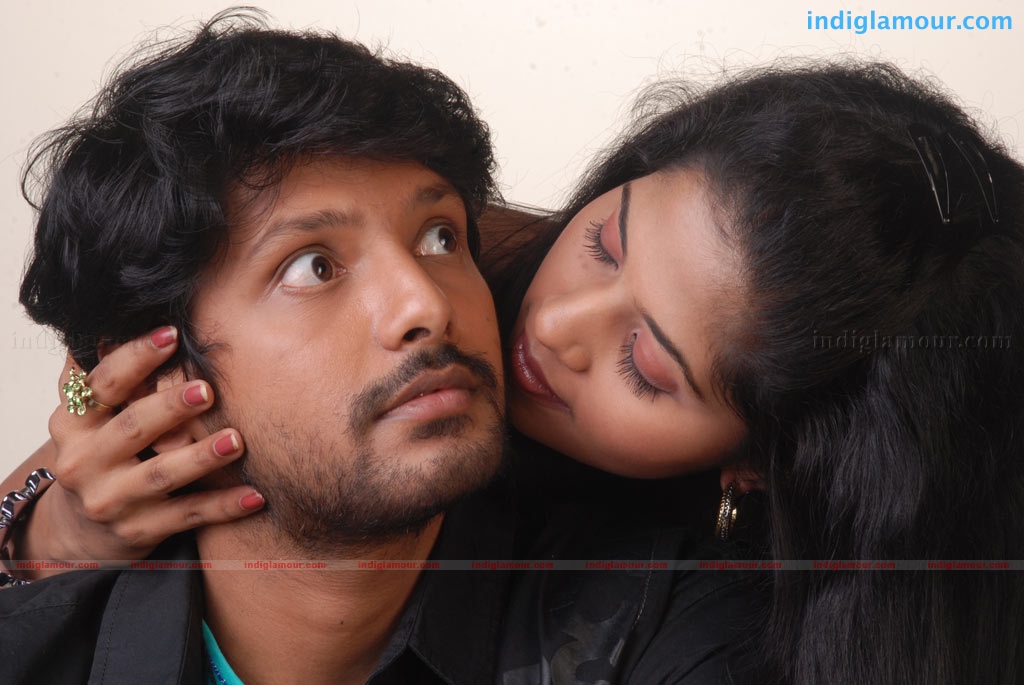 Oru Thuli Punnagai Movie hd photo